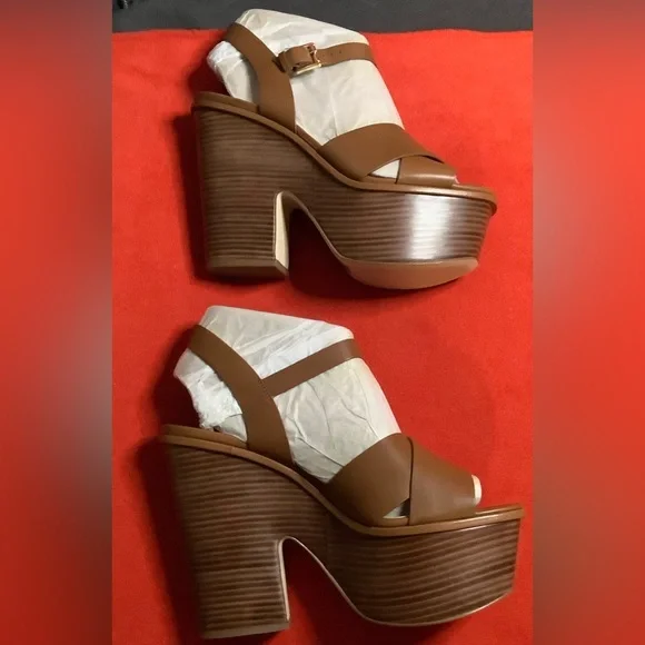 Michael Kors Divia Wedge Leather Heel Sandals Size 9.5M Brand New.OFFERS WELCOME - Picture 1 of 13